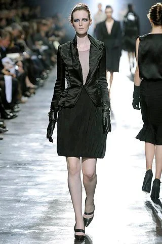 Look 16